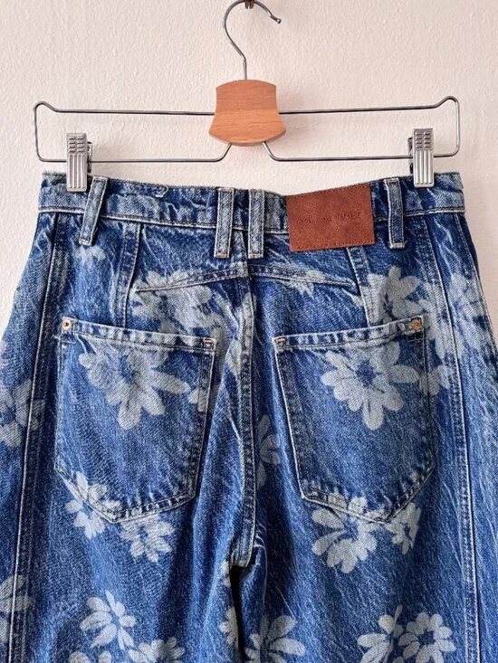 Free People Good Luck Printed Barrel Leg Jeans Laser Daisy - Picture 9 of 10